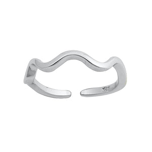 Pretty and delicate silver wavy midi ring.